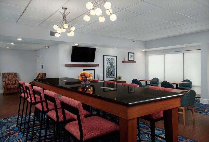 فندق Hampton Inn By Hilton Youngstown West I 80