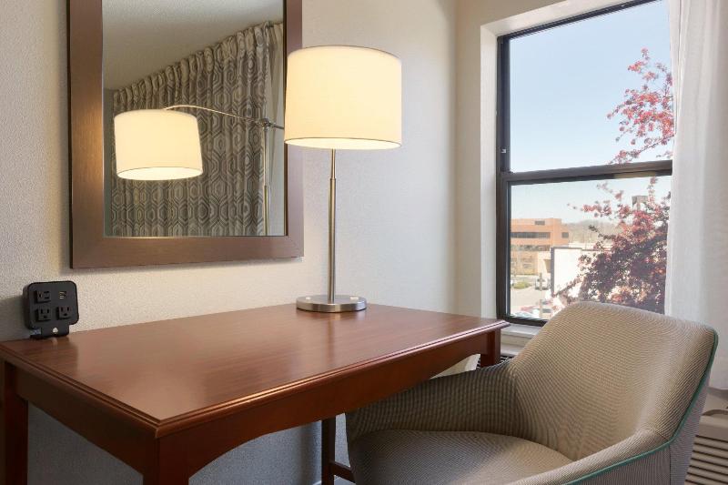 בית מלון כפרי Hampton Inn Zanesville