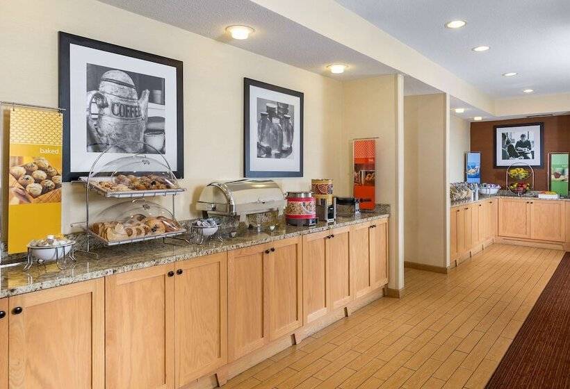 בית מלון כפרי Hampton Inn Zanesville