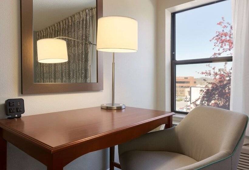 בית מלון כפרי Hampton Inn Zanesville