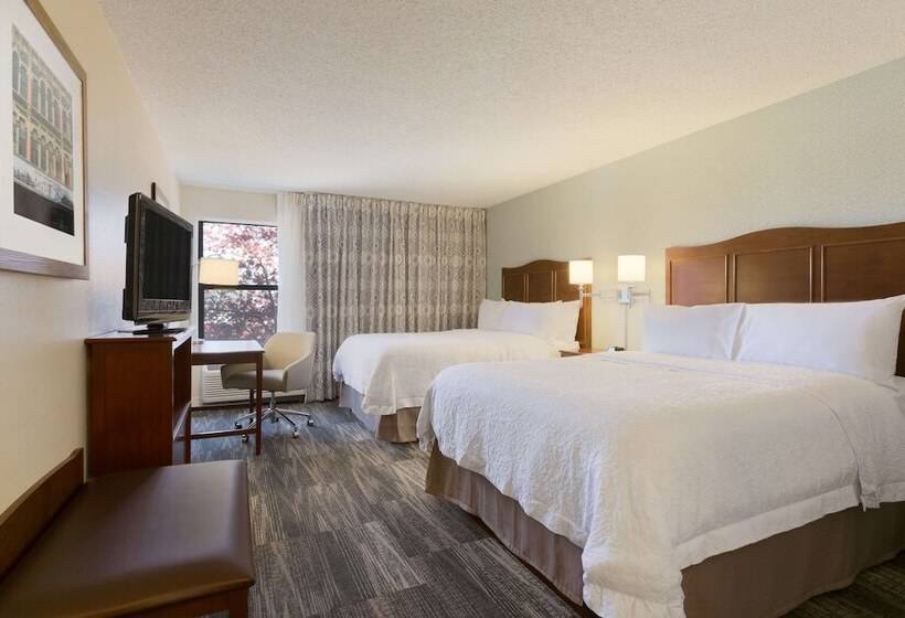 בית מלון כפרי Hampton Inn Zanesville