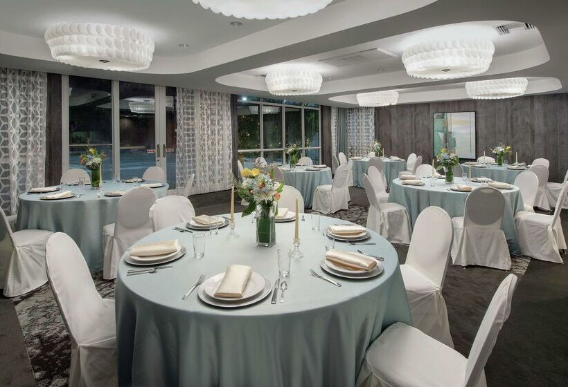 בית מלון כפרי Hilton Garden Inn Miami Brickell South