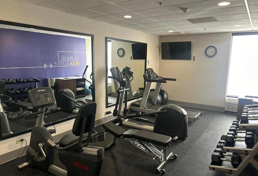 酒店 Holiday Inn Express Crestwood, An Ihg
