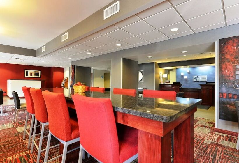 فندق Holiday Inn Express Painted Post, An Ihg