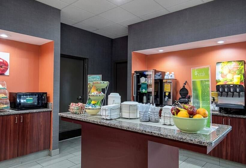 Отель Quality Inn Holly Springs South