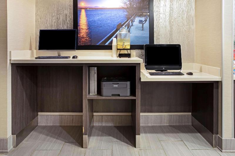 Отель La Quinta By Wyndham Denver Aurora Medical