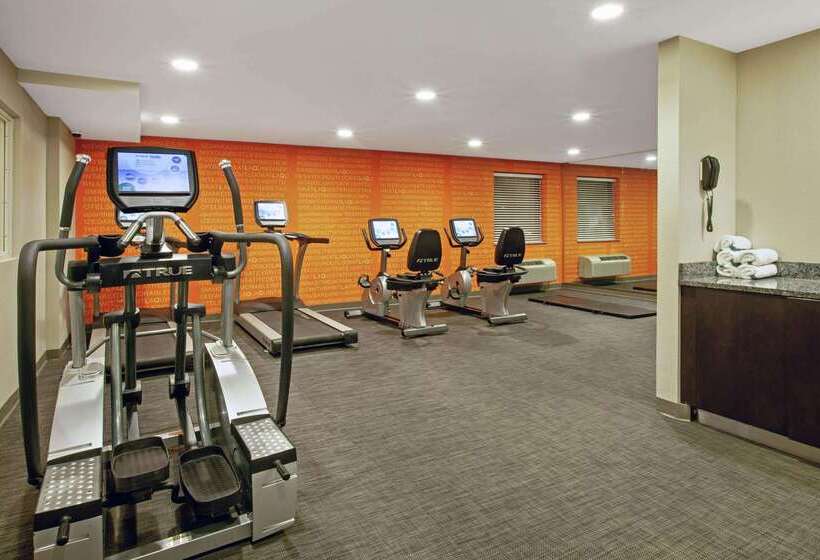 酒店 La Quinta Inn & Suites By Wyndham Detroit Metro Airport