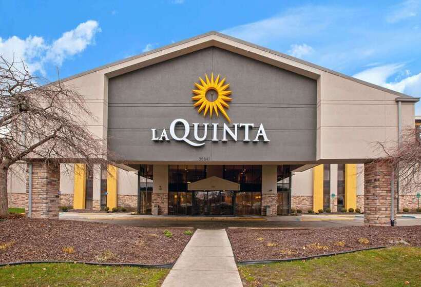 هتل La Quinta Inn & Suites By Wyndham Detroit Metro Airport