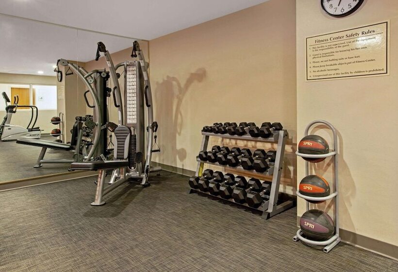 酒店 La Quinta Inn & Suites By Wyndham Detroit Metro Airport