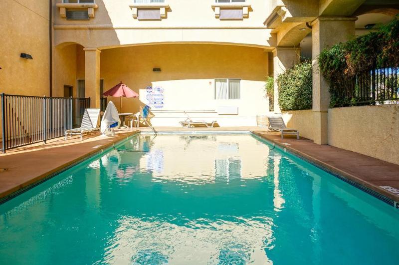 فندق Lamplighter Inn & Suites