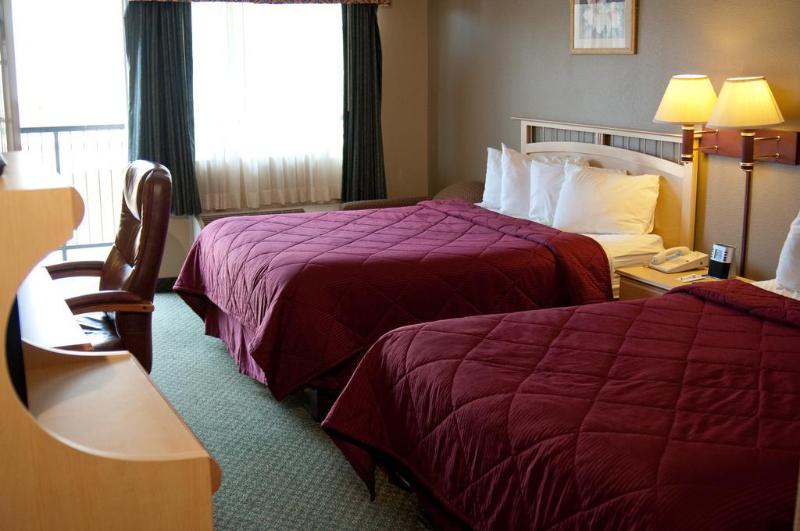 فندق Lamplighter Inn & Suites