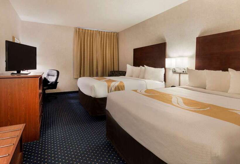 בית מלון כפרי Quality Inn Auburn Hills   Detroit North