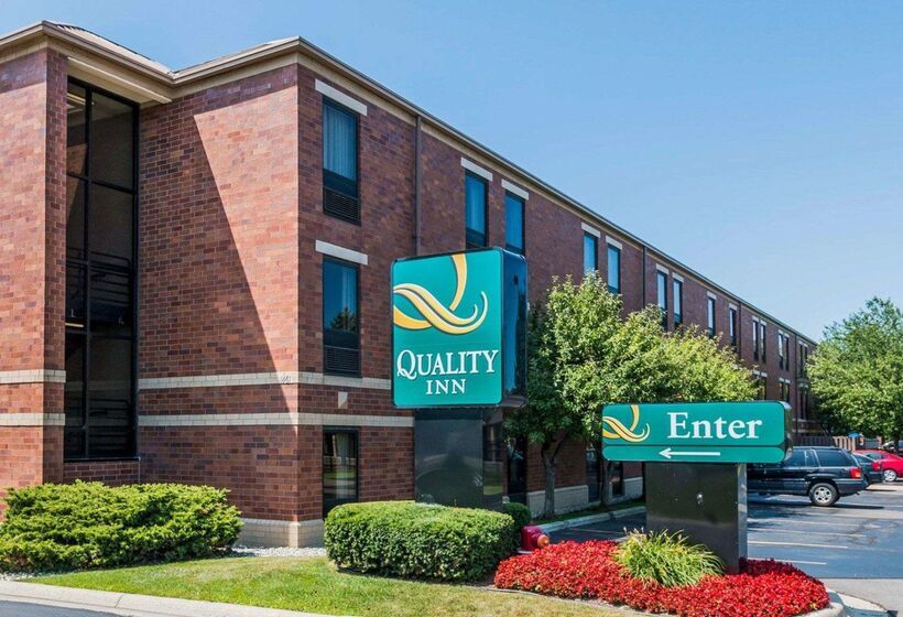 בית מלון כפרי Quality Inn Auburn Hills   Detroit North