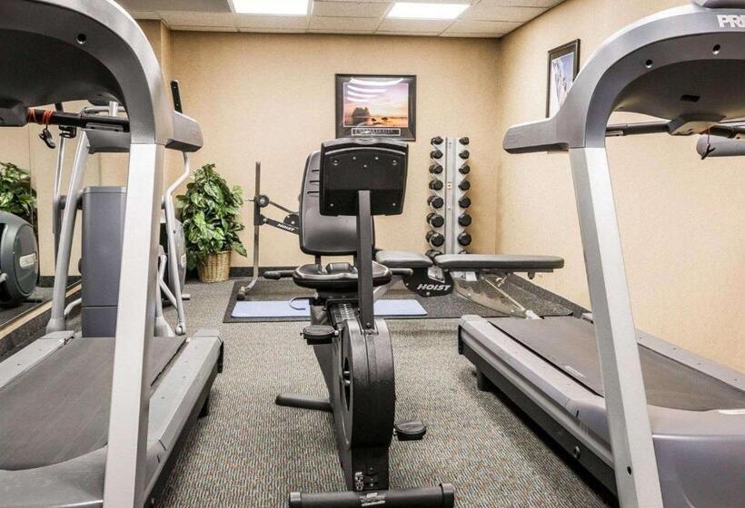 בית מלון כפרי Quality Inn Auburn Hills   Detroit North