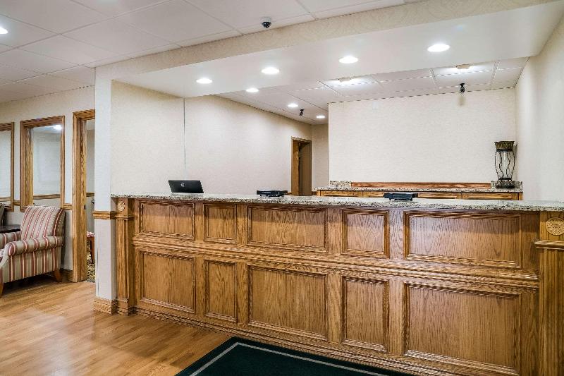 Отель Quality Inn & Suites