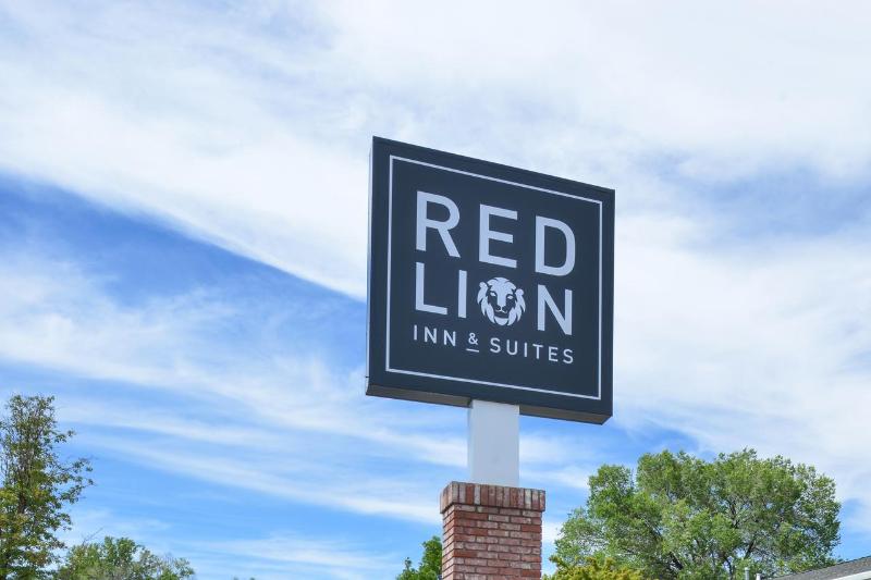 فندق Red Lion Inn & Suites Port Orchard
