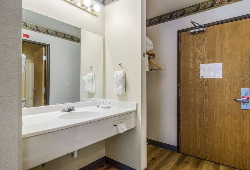 فندق Red Lion Inn & Suites Port Orchard