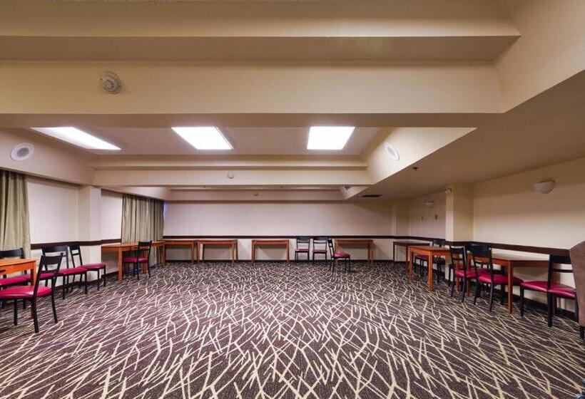 ホテル Red Roof Inn Plus & Suites Houston   Iah Airport Sw