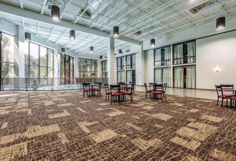 ホテル Red Roof Inn Plus & Suites Houston   Iah Airport Sw