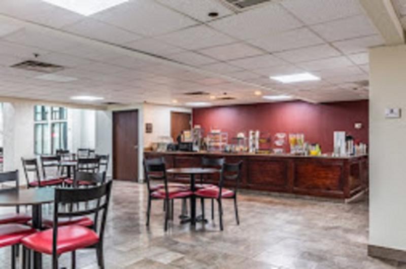 ホテル Red Roof Inn Plus & Suites Houston   Iah Airport Sw