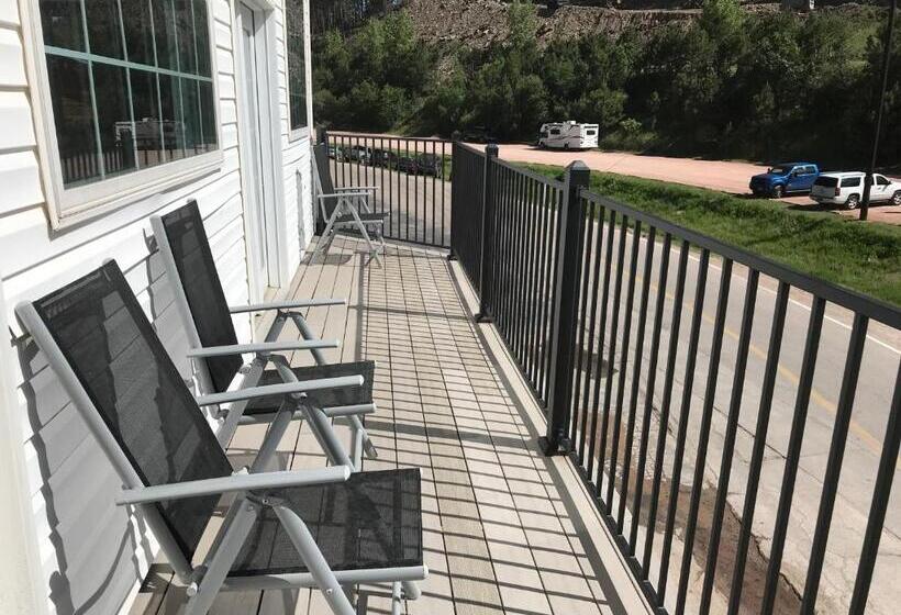 هتل Roosevelt Inn Mount Rushmore