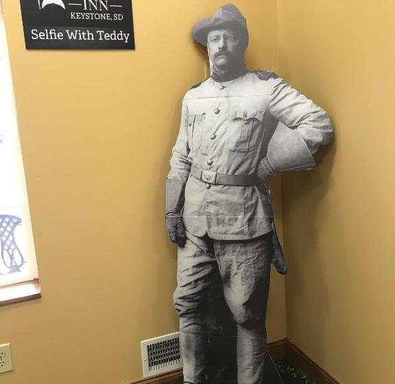 هتل Roosevelt Inn Mount Rushmore