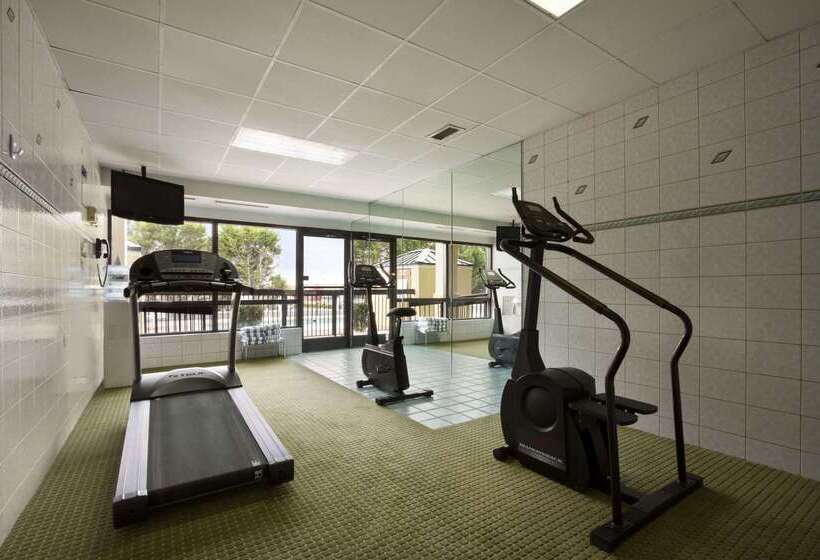 فندق Super 8 By Wyndham Calhoun