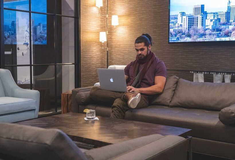 Отель The Grove