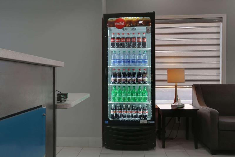 فندق Travelodge By Wyndham Calhoun South I75