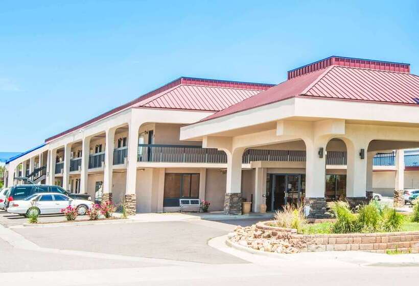 호텔 Travelodge By Wyndham Pueblo