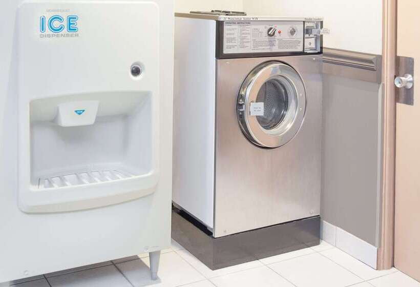 مُتل Super 8 By Wyndham Morton Grove/chicago