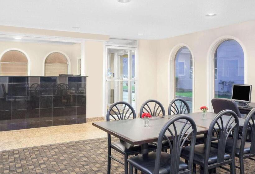 مُتل Super 8 By Wyndham Morton Grove/chicago