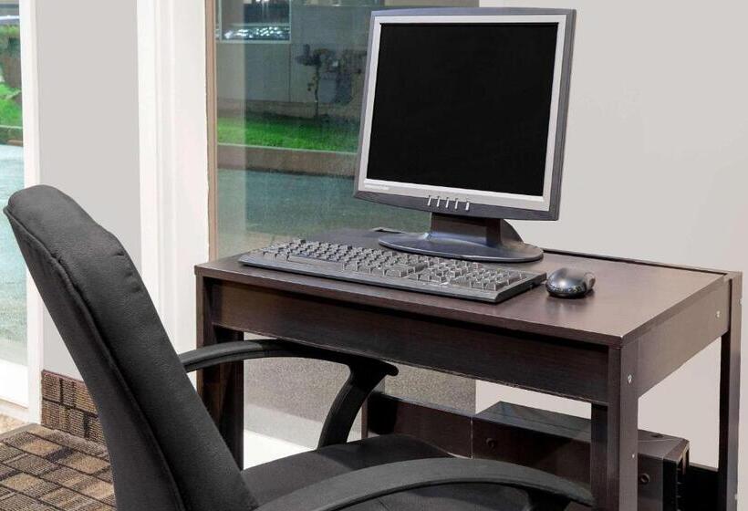 مُتل Super 8 By Wyndham Morton Grove/chicago