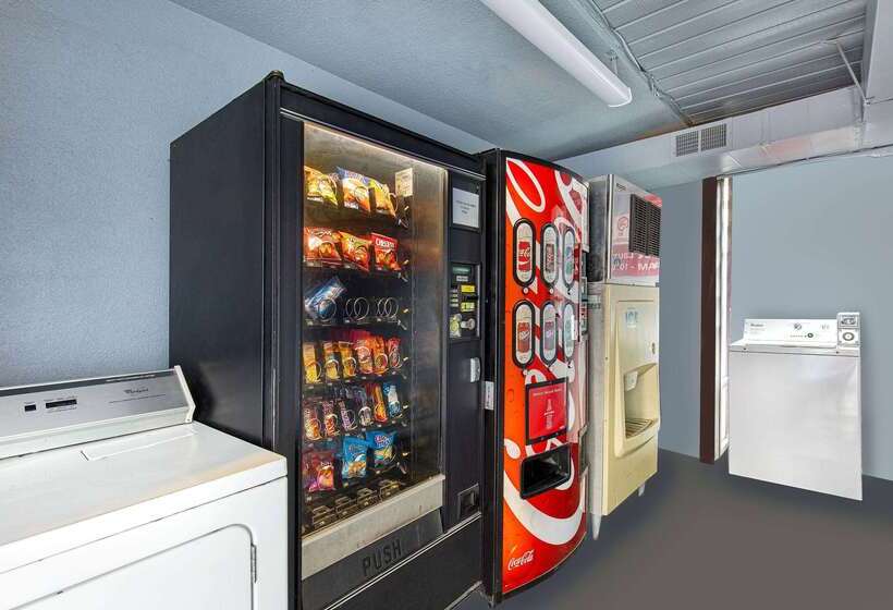 مُتل Super 8 By Wyndham Nashville West