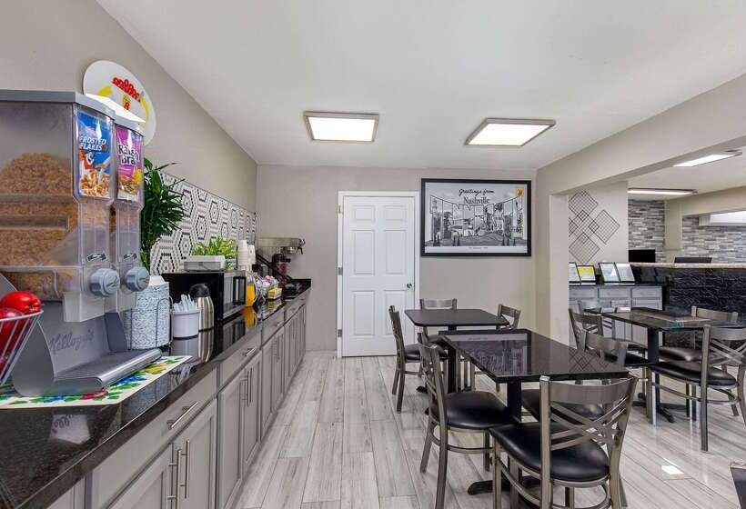 مُتل Super 8 By Wyndham Nashville West