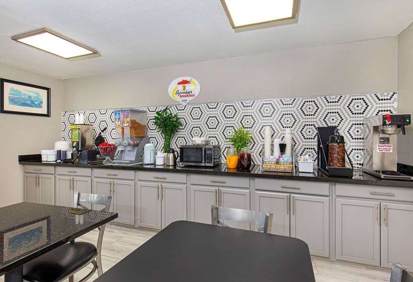 مُتل Super 8 By Wyndham Nashville West