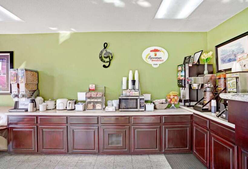 مُتل Super 8 By Wyndham Nashville West