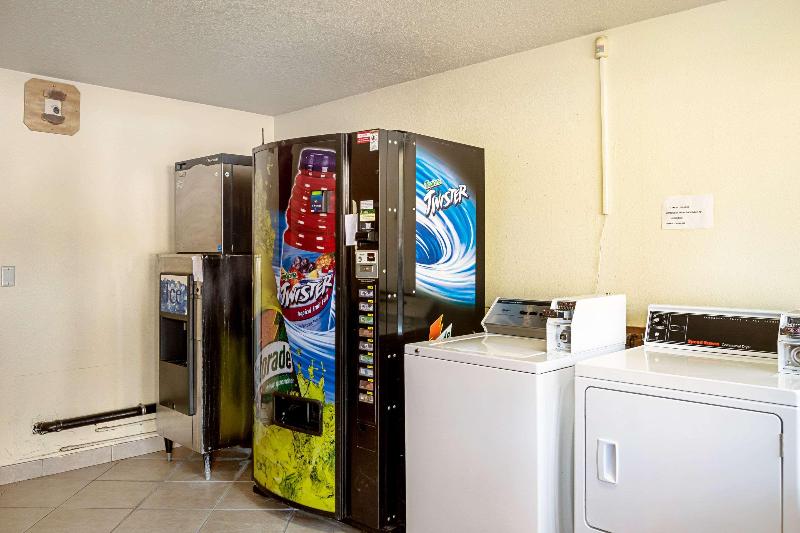 מוטל Super 8 By Wyndham Vancouver East