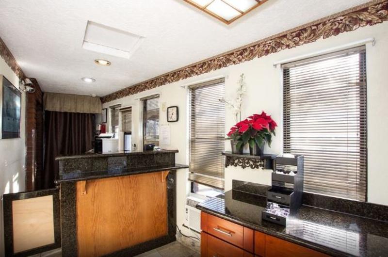 מוטל Super 8 By Wyndham Vancouver East