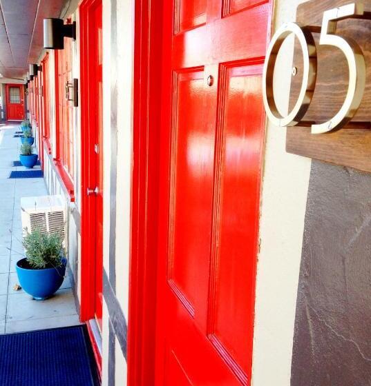 モーテル The Hamlet Inn