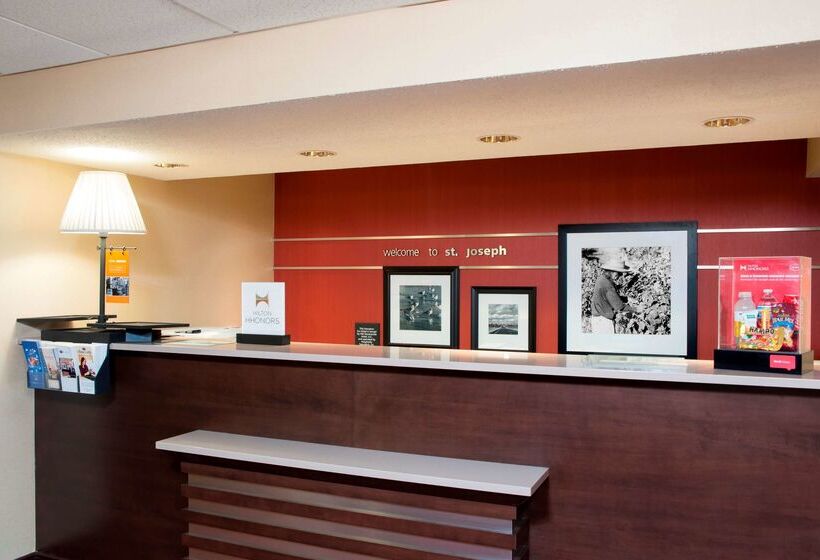 ホテル Spark By Hilton Stevensville