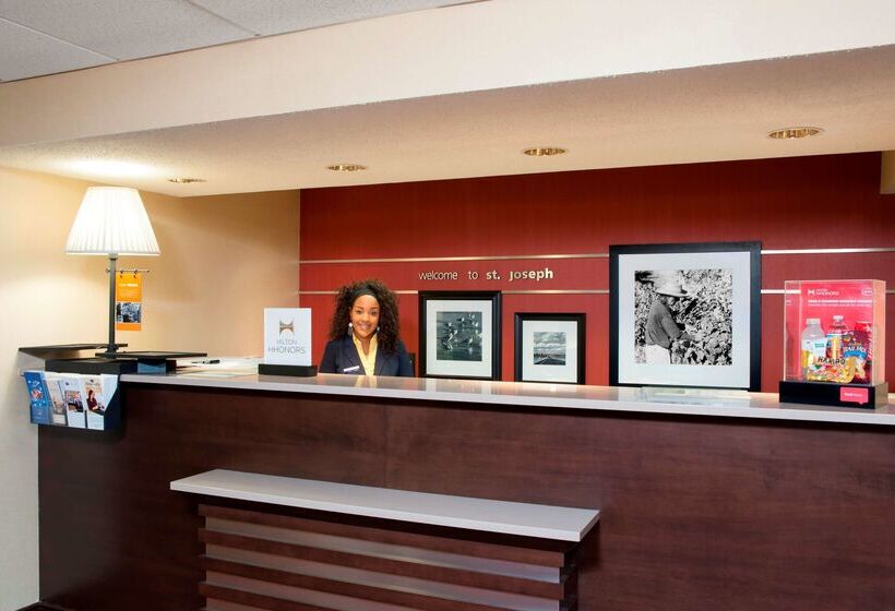 ホテル Spark By Hilton Stevensville