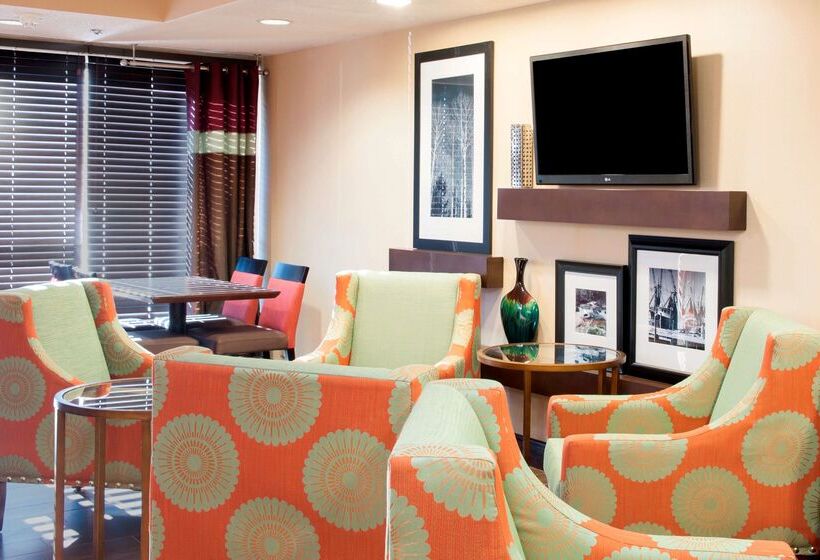 ホテル Spark By Hilton Stevensville