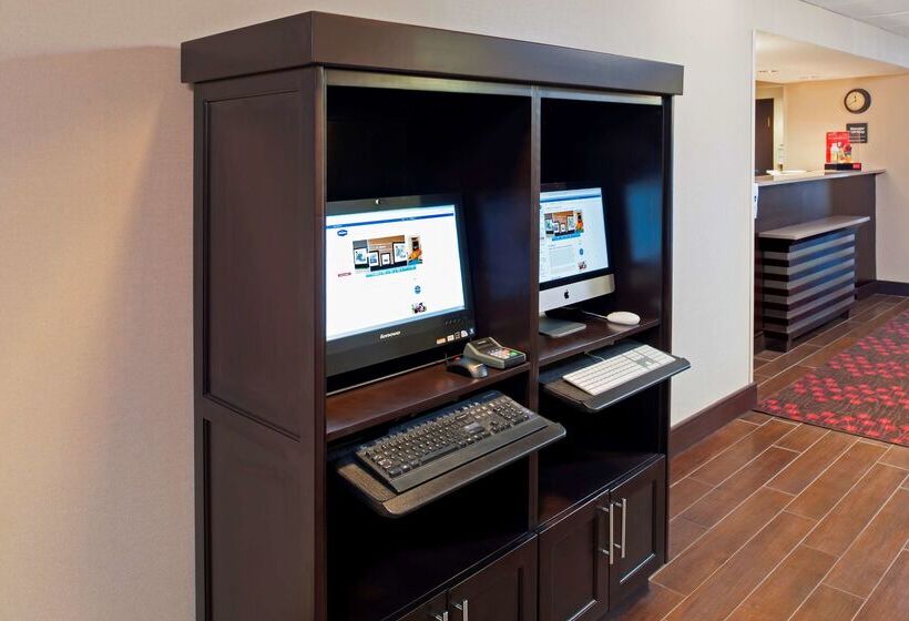 ホテル Spark By Hilton Stevensville