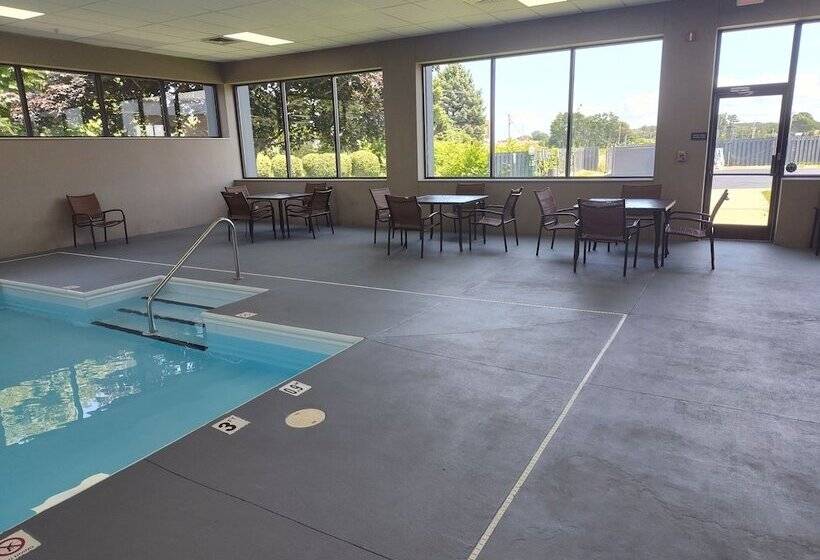 ホテル Spark By Hilton Stevensville