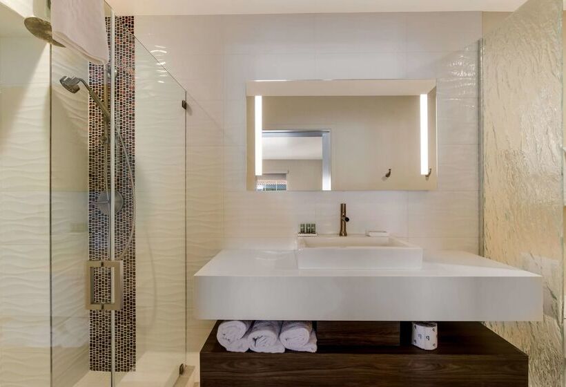 Surestay Plus Hotel By Best Western Tempe University