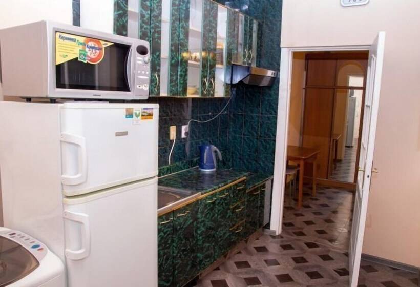 Apartment On Svetlanskaya St. 23