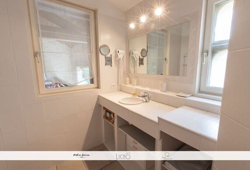 تختخواب و صبحانه La Grange De Bellefontaine