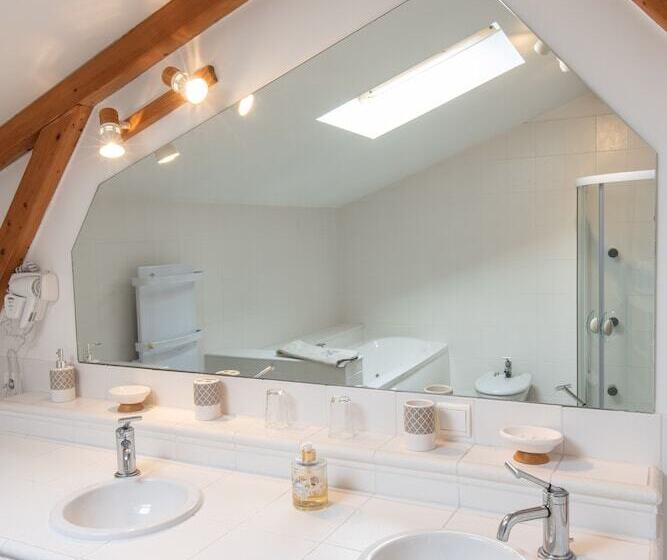 تختخواب و صبحانه La Grange De Bellefontaine