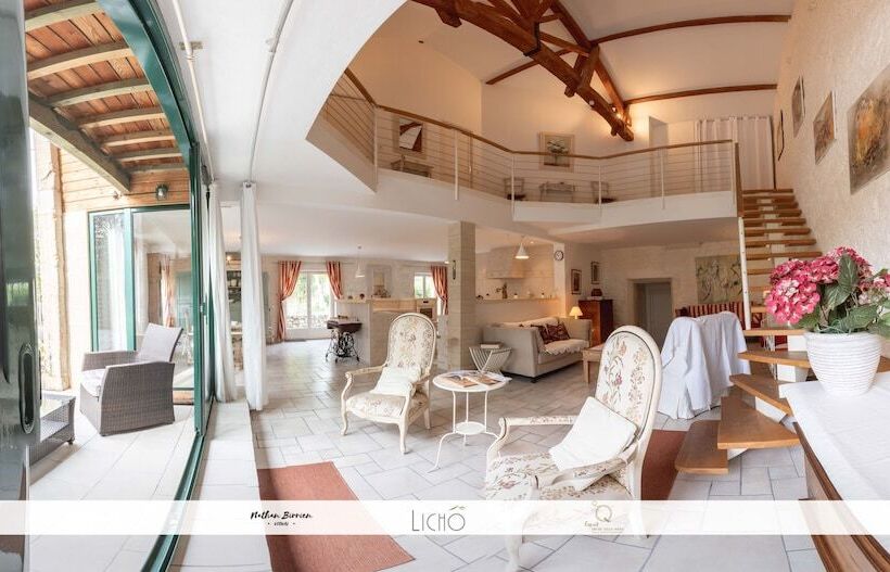 تختخواب و صبحانه La Grange De Bellefontaine